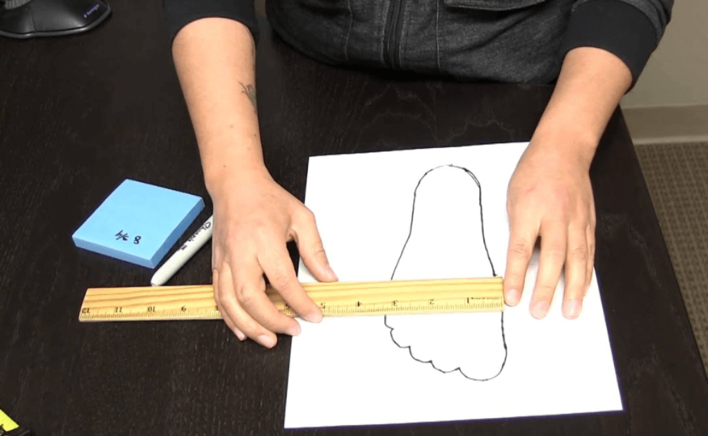 كيف اعرف مقاس رجلي بالأحذية بطرق عدة 2026