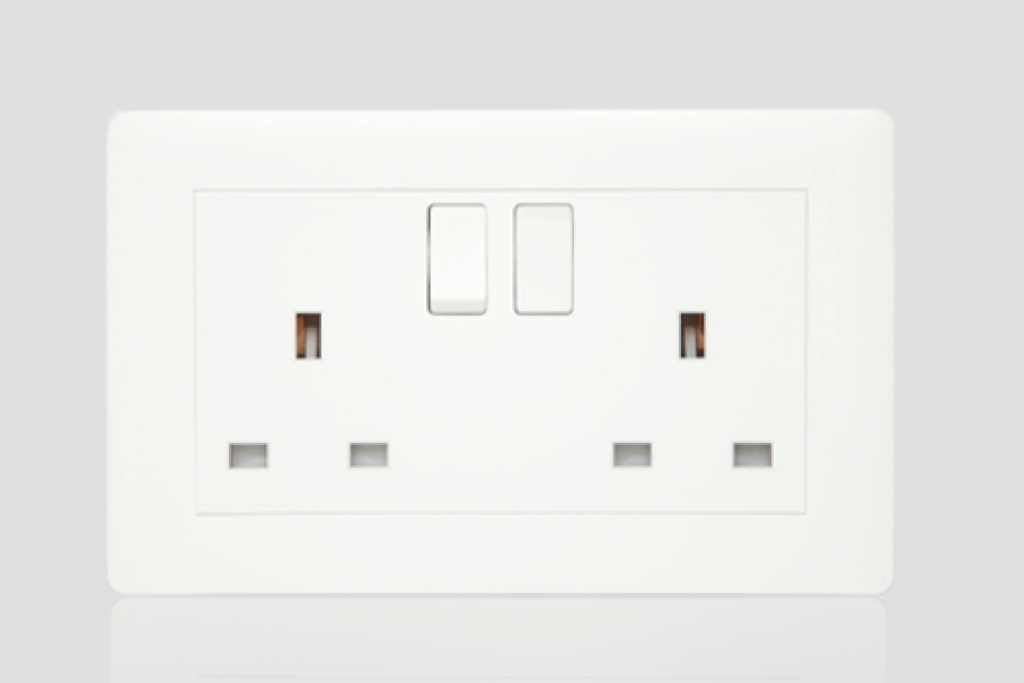 فيش كهرباء وأنواعها بالتفصيل لشراء الأفضل لمنزلك 2026